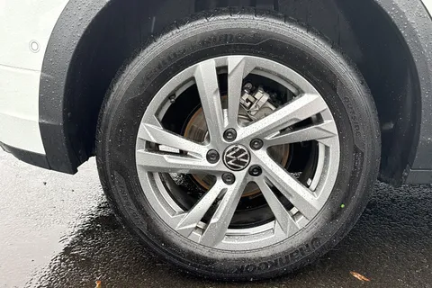 KO74JRZ Volkswagen T-Roc 2.0 TDI 150 EVO R-Line 5dr DSG **PAN ROOF + REVERSING CAMERA** Thumbnail #10