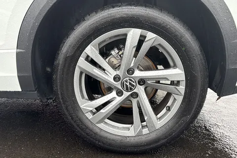 KO74JRZ Volkswagen T-Roc 2.0 TDI 150 EVO R-Line 5dr DSG **PAN ROOF + REVERSING CAMERA** Thumbnail #13