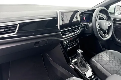 KO74JRZ Volkswagen T-Roc 2.0 TDI 150 EVO R-Line 5dr DSG **PAN ROOF + REVERSING CAMERA** Thumbnail #15