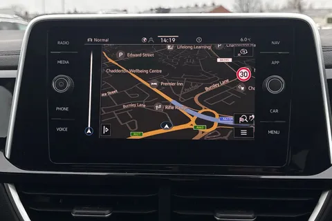 KO74JRZ Volkswagen T-Roc 2.0 TDI 150 EVO R-Line 5dr DSG **PAN ROOF + REVERSING CAMERA** Thumbnail #17