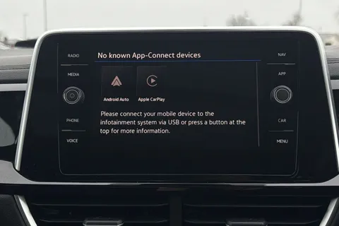 KO74JRZ Volkswagen T-Roc 2.0 TDI 150 EVO R-Line 5dr DSG **PAN ROOF + REVERSING CAMERA** Thumbnail #40