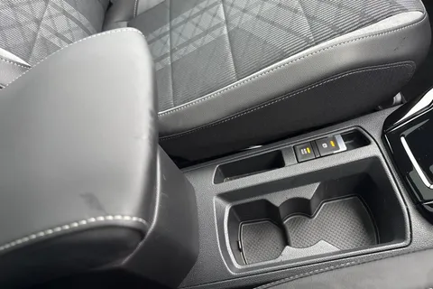 KO74JRZ Volkswagen T-Roc 2.0 TDI 150 EVO R-Line 5dr DSG **PAN ROOF + REVERSING CAMERA** Thumbnail #44