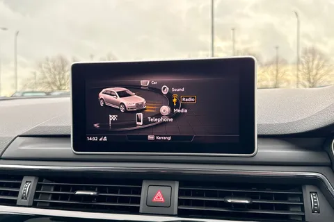 17 of 67 for Audi A4 Avant 2.0 TFSI Black Edition S Tronic Euro 6 (s/s) 5dr