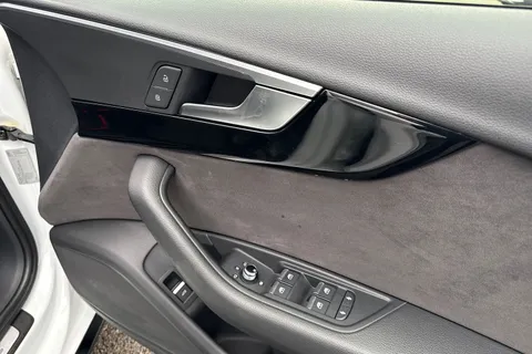 21 of 67 for Audi A4 Avant 2.0 TFSI Black Edition S Tronic Euro 6 (s/s) 5dr