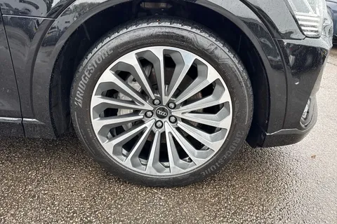 9 of 58 for Audi e-tron Sportback S line 55 quattro 300,00 kW