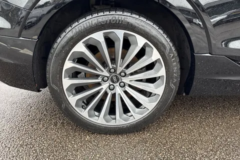 10 of 58 for Audi e-tron Sportback S line 55 quattro 300,00 kW