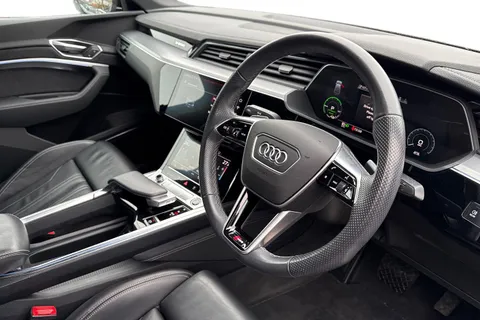 13 of 58 for Audi e-tron Sportback S line 55 quattro 300,00 kW