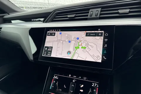 16 of 58 for Audi e-tron Sportback S line 55 quattro 300,00 kW