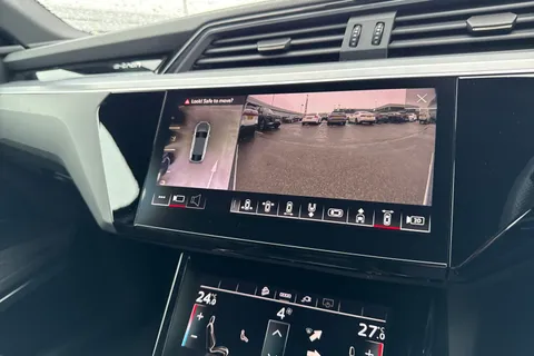 32 of 58 for Audi e-tron Sportback S line 55 quattro 300,00 kW