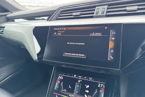 37 of 58 for Audi e-tron Sportback S line 55 quattro 300,00 kW