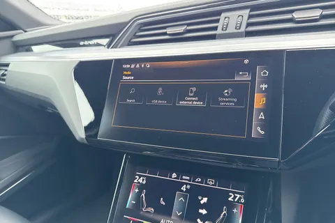 38 of 58 for Audi e-tron Sportback S line 55 quattro 300,00 kW