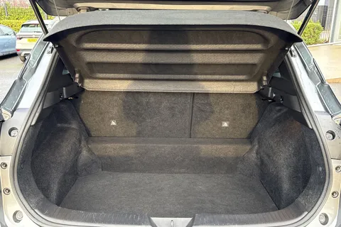 DP22AEL Nissan Qashqai 1.3 DIG-T MHEV Acenta Premium Euro 6 (s/s) 5dr Thumbnail #8