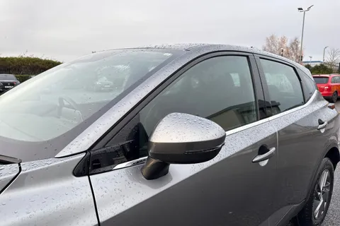 DP22AEL Nissan Qashqai 1.3 DIG-T MHEV Acenta Premium Euro 6 (s/s) 5dr Thumbnail #30