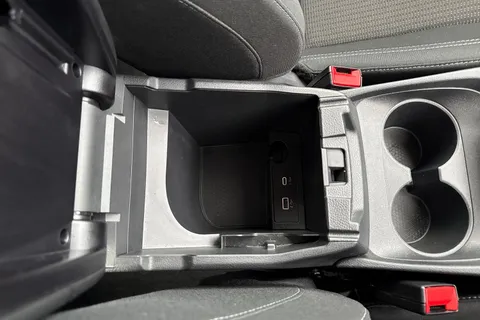 DP22AEL Nissan Qashqai 1.3 DIG-T MHEV Acenta Premium Euro 6 (s/s) 5dr Thumbnail #55