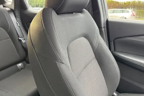 DP22AEL Nissan Qashqai 1.3 DIG-T MHEV Acenta Premium Euro 6 (s/s) 5dr Thumbnail #57