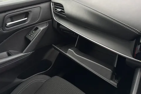 DP22AEL Nissan Qashqai 1.3 DIG-T MHEV Acenta Premium Euro 6 (s/s) 5dr Thumbnail #59