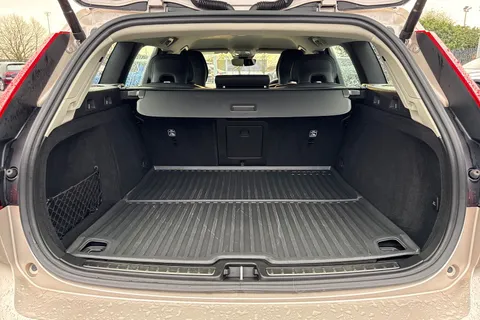 WG23VJP Volvo V60 2.0 B3 MHEV Plus DCT Auto Euro 6 (s/s) 5dr Thumbnail #8