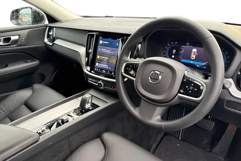 WG23VJP Volvo V60 2.0 B3 MHEV Plus DCT Auto Euro 6 (s/s) 5dr Thumbnail #15