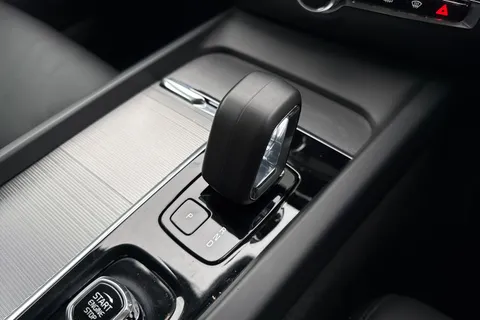 WG23VJP Volvo V60 2.0 B3 MHEV Plus DCT Auto Euro 6 (s/s) 5dr Thumbnail #24