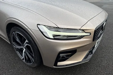 WG23VJP Volvo V60 2.0 B3 MHEV Plus DCT Auto Euro 6 (s/s) 5dr Thumbnail #26