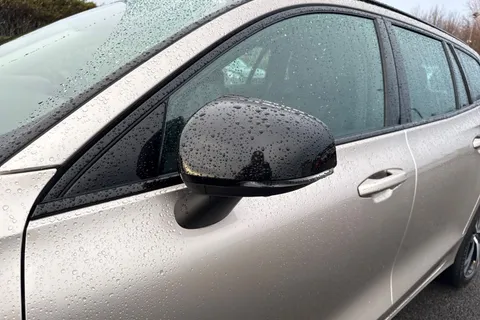 WG23VJP Volvo V60 2.0 B3 MHEV Plus DCT Auto Euro 6 (s/s) 5dr Thumbnail #30