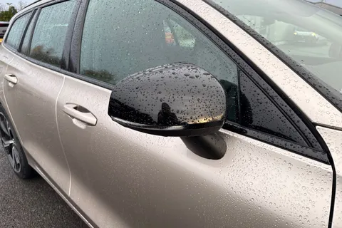 WG23VJP Volvo V60 2.0 B3 MHEV Plus DCT Auto Euro 6 (s/s) 5dr Thumbnail #37