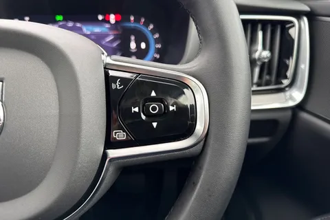 WG23VJP Volvo V60 2.0 B3 MHEV Plus DCT Auto Euro 6 (s/s) 5dr Thumbnail #42