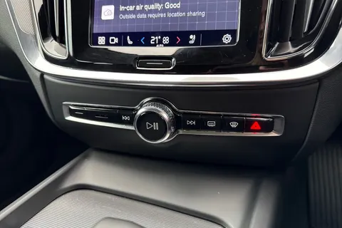 WG23VJP Volvo V60 2.0 B3 MHEV Plus DCT Auto Euro 6 (s/s) 5dr Thumbnail #57