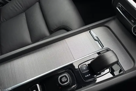 WG23VJP Volvo V60 2.0 B3 MHEV Plus DCT Auto Euro 6 (s/s) 5dr Thumbnail #58