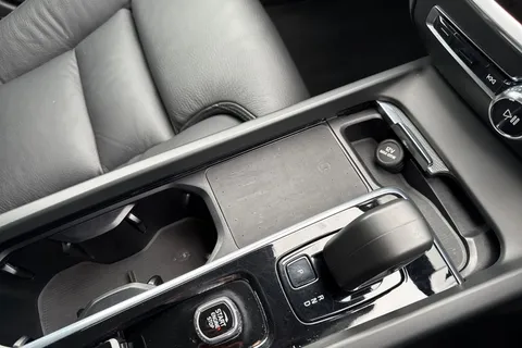 WG23VJP Volvo V60 2.0 B3 MHEV Plus DCT Auto Euro 6 (s/s) 5dr Thumbnail #59