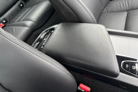 WG23VJP Volvo V60 2.0 B3 MHEV Plus DCT Auto Euro 6 (s/s) 5dr Thumbnail #60