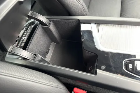 WG23VJP Volvo V60 2.0 B3 MHEV Plus DCT Auto Euro 6 (s/s) 5dr Thumbnail #61