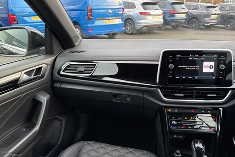 KY25UNK Volkswagen T-Roc 1.5 TSI R-Line 2dr DSG⭐ Vienna leather, Rear Camera, Keyless, Wind deflecto Thumbnail #16