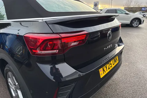 KY25UNK Volkswagen T-Roc 1.5 TSI R-Line 2dr DSG⭐ Vienna leather, Rear Camera, Keyless, Wind deflecto Thumbnail #17