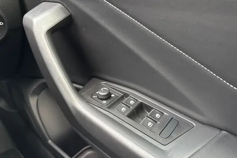 KY25UNK Volkswagen T-Roc 1.5 TSI R-Line 2dr DSG⭐ Vienna leather, Rear Camera, Keyless, Wind deflecto Thumbnail #19