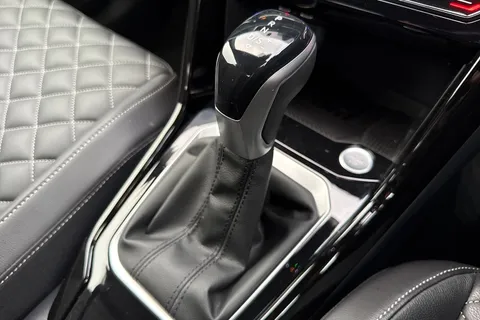 KY25UNK Volkswagen T-Roc 1.5 TSI R-Line 2dr DSG⭐ Vienna leather, Rear Camera, Keyless, Wind deflecto Thumbnail #21