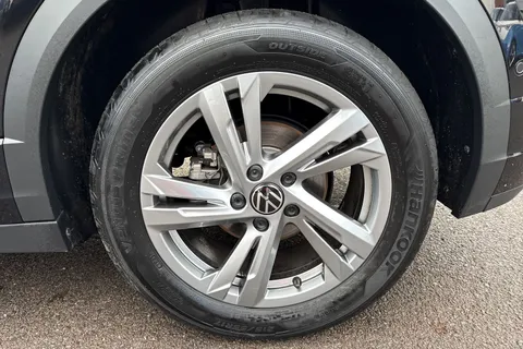 KY25UNK Volkswagen T-Roc 1.5 TSI R-Line 2dr DSG⭐ Vienna leather, Rear Camera, Keyless, Wind deflecto Thumbnail #25