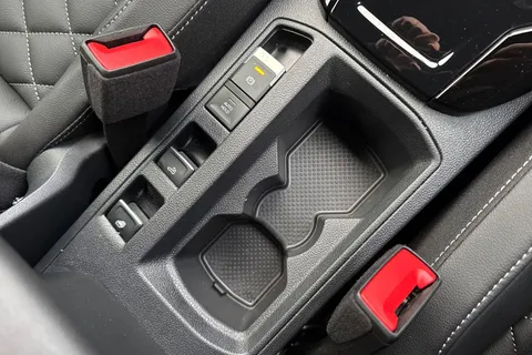 KY25UNK Volkswagen T-Roc 1.5 TSI R-Line 2dr DSG⭐ Vienna leather, Rear Camera, Keyless, Wind deflecto Thumbnail #39