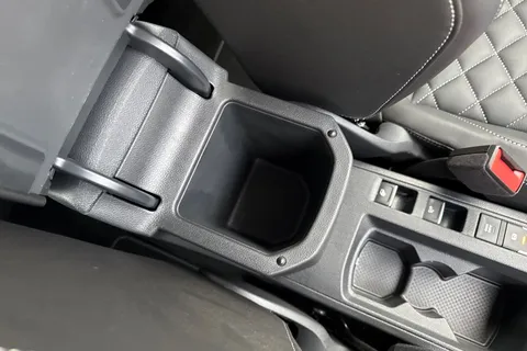 KY25UNK Volkswagen T-Roc 1.5 TSI R-Line 2dr DSG⭐ Vienna leather, Rear Camera, Keyless, Wind deflecto Thumbnail #40