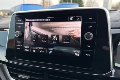 KY25UNK Volkswagen T-Roc 1.5 TSI R-Line 2dr DSG⭐ Vienna leather, Rear Camera, Keyless, Wind deflecto Thumbnail #45