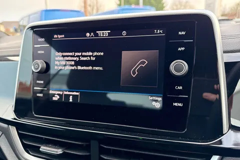 KY25UNK Volkswagen T-Roc 1.5 TSI R-Line 2dr DSG⭐ Vienna leather, Rear Camera, Keyless, Wind deflecto Thumbnail #48