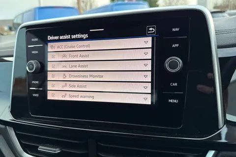 KY25UNK Volkswagen T-Roc 1.5 TSI R-Line 2dr DSG⭐ Vienna leather, Rear Camera, Keyless, Wind deflecto Thumbnail #52