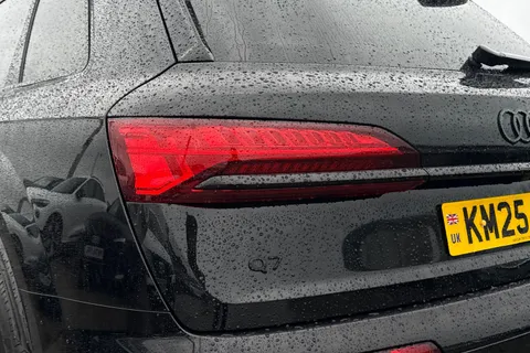 8 of 50 for Audi Q7 SUV Black Edition 50 TDI quattro 286 PS tiptronic