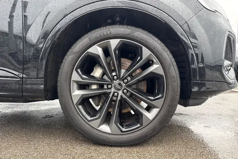 10 of 50 for Audi Q7 SUV Black Edition 50 TDI quattro 286 PS tiptronic