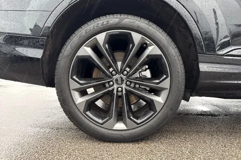 11 of 50 for Audi Q7 SUV Black Edition 50 TDI quattro 286 PS tiptronic