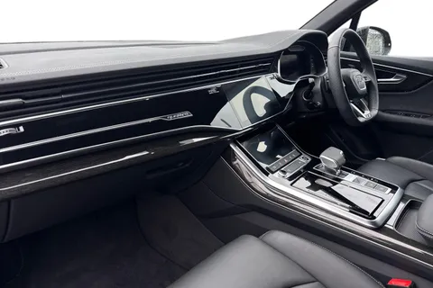 15 of 50 for Audi Q7 SUV Black Edition 50 TDI quattro 286 PS tiptronic