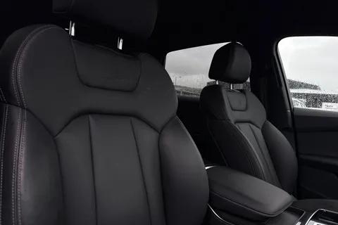 24 of 50 for Audi Q7 SUV Black Edition 50 TDI quattro 286 PS tiptronic