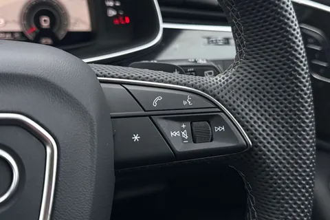 36 of 50 for Audi Q7 SUV Black Edition 50 TDI quattro 286 PS tiptronic