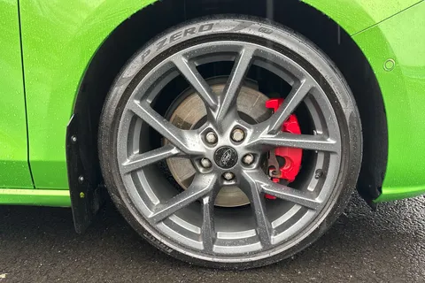 10 of 47 for Ford Focus 2.3T EcoBoost ST Euro 6 (s/s) 5dr