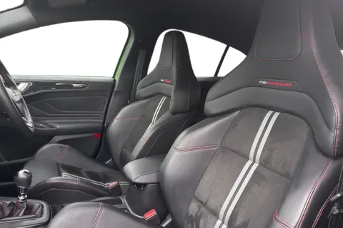 15 of 47 for Ford Focus 2.3T EcoBoost ST Euro 6 (s/s) 5dr